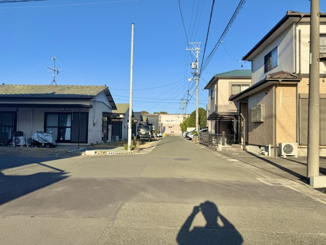 中央区萩丘第2の外観|青い空に白い外壁が映えます！　