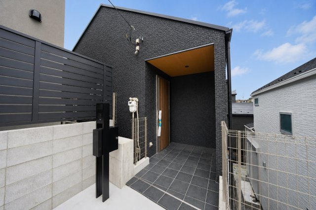 【横浜市保土ケ谷区桜ケ丘1丁目40-6新築戸建て】★仲介手数料無料★（桜台小学校・岩崎中学校）の外観
