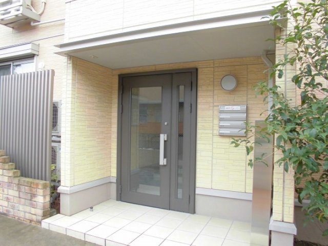 イーストエンジェル青山　B棟のエントランス