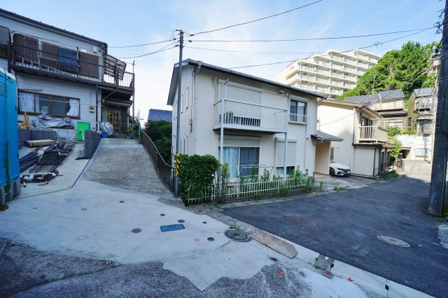 【横浜市保土ケ谷区瀬戸ケ谷町190-24新築戸建て】★仲介手数料無料★（岩崎小学校・岩崎中学校）の前面道路含む現地写真