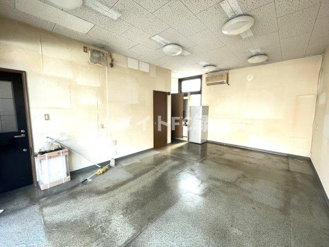 桜台店舗事務所(P1台契約可)の内装