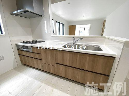 【居間・リビング】 | 【仲介手数料０円】平塚市南金目10期　新築一戸建て　全2棟 | 平塚市南金目10期　新築一戸建て　全2棟