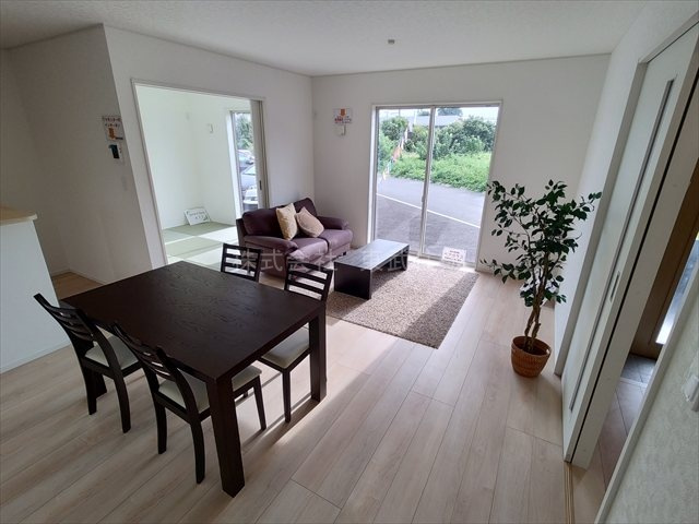 【居間・リビング】の画像