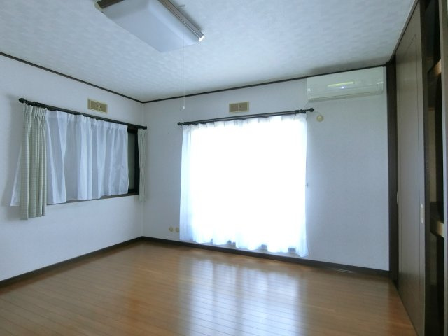 永田2007戸建ての洋室