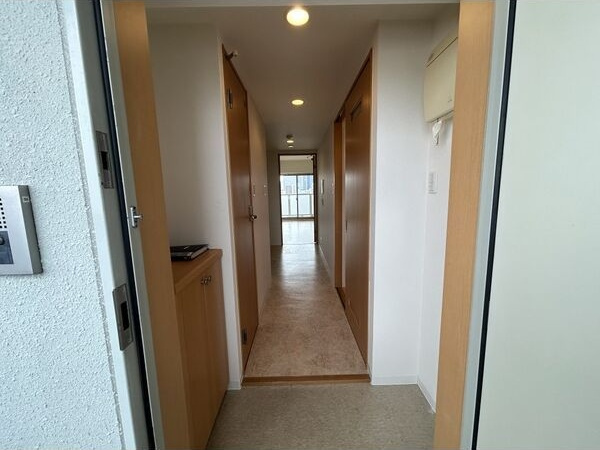 プランドール浅間町(旧ラクラス浅間町)の玄関