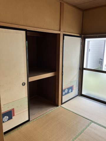 佐糠町二丁目貸家の収納