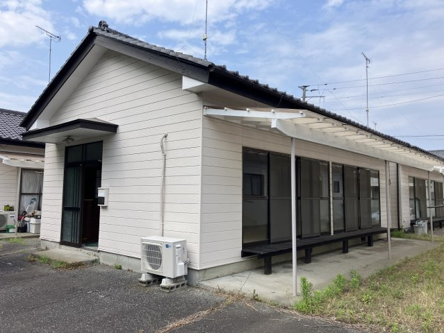 佐糠町二丁目貸家の外観