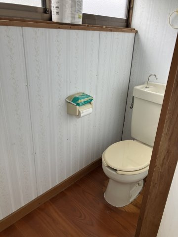 佐糠町二丁目貸家のトイレ