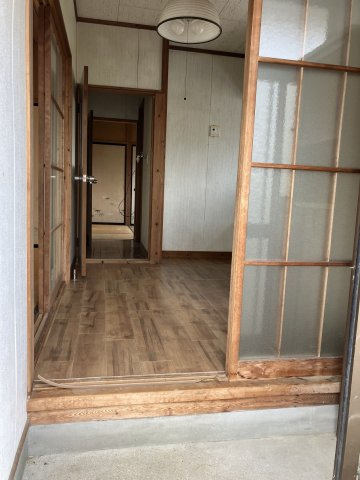 佐糠町二丁目貸家の玄関