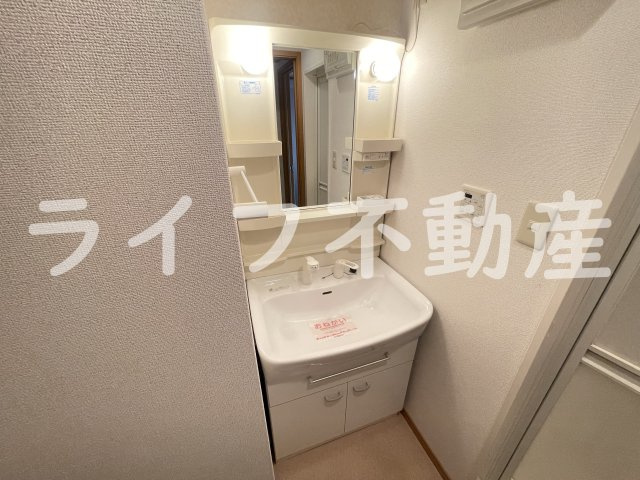 アット長田の独立洗面台|使いやすい独立洗面台です