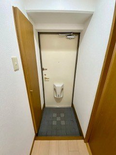 【玄関】 | リバーサイド中島