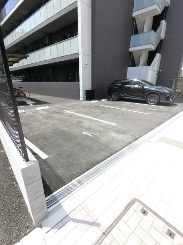 KDXレジデンス千葉中央Eastの駐車場