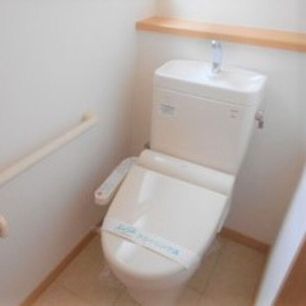 下本町貸家Ｅのトイレ