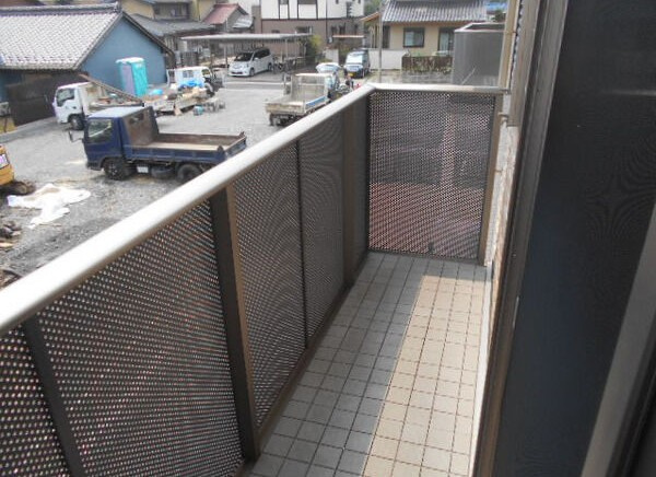 下本町貸家Ｅのバルコニー
