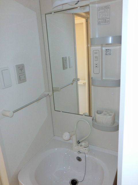 大阪市中央区瓦屋町１丁目の賃貸マンションの洗面所
