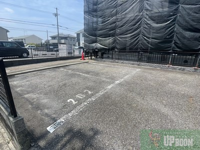 エクストール勝川の駐車場
