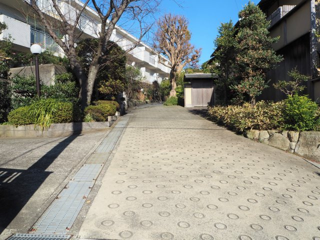 ヴァンヴェール鎌倉　1階　専用庭付きの周辺|湘南モノレール「目白山下」駅徒歩約１分！