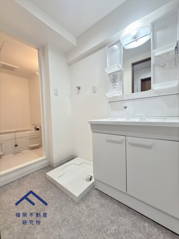 ロータリープラザ二日市の独立洗面台|ランドリーペースはリフォーム済みです