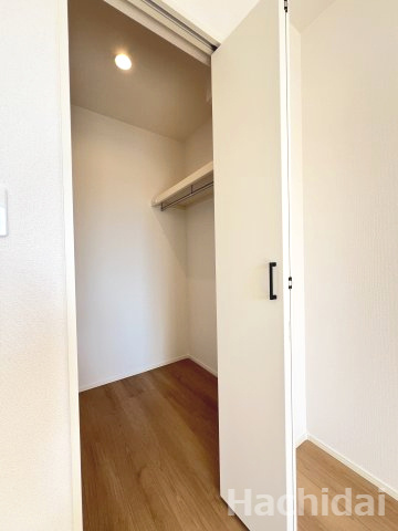 高浜市春日町　全2棟　2号棟の収納|7.5帖洋室ウォークインクローゼット