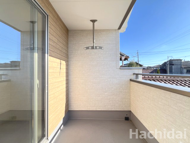 高浜市春日町　全2棟　2号棟のバルコニー|7.5帖洋室からのバルコニー