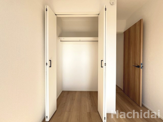 高浜市春日町　全2棟　2号棟の収納|5.5帖洋室クローゼット