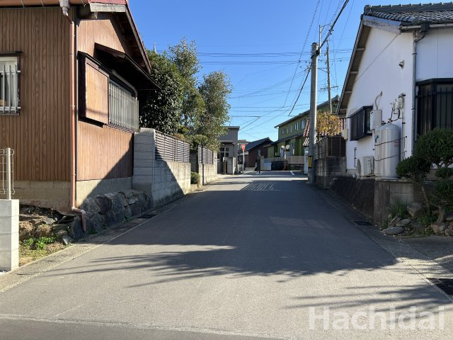 高浜市春日町　全2棟　2号棟の前面道路含む現地写真
