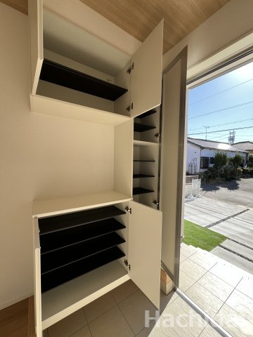 高浜市春日町　全2棟　2号棟の収納