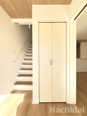 高浜市春日町　全2棟　2号棟の収納