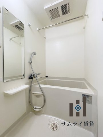 プレサンスジェネ鶴舞の浴室