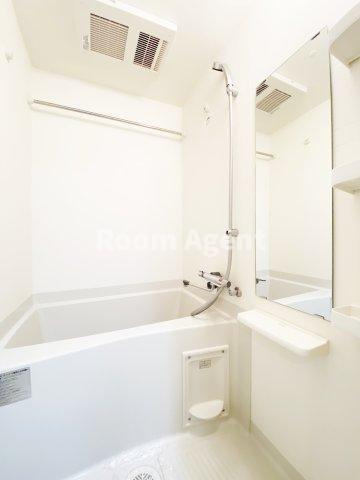 プレサンスジェネ鶴舞の浴室