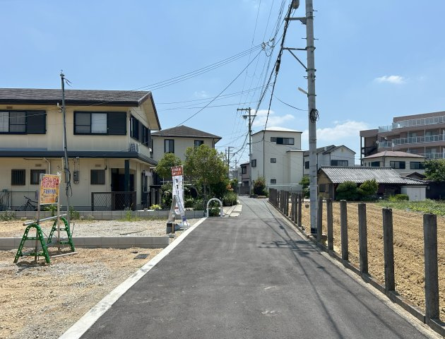 和泉市伏屋町2丁目新築戸建の前面道路含む現地写真|前面道路写真①