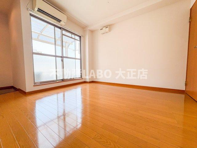 アバンス南市岡の寝室