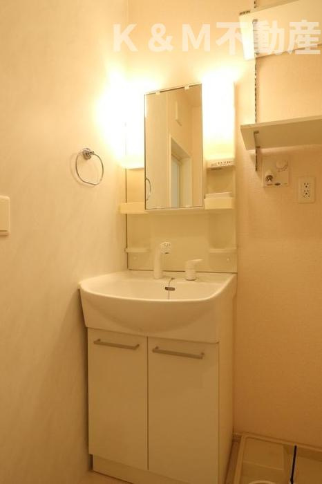 ベルフルールの洗面所|脱衣スペースもあります