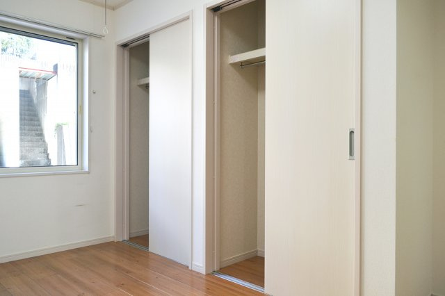 オフィーリアの収納|小物を収納するのに便利です