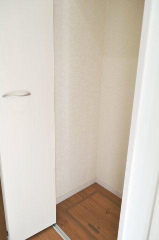 オフィーリアの収納|小物を収納するのに便利です