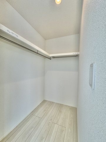 中央区萩丘２期　全1棟の収納|寝室のクローゼット