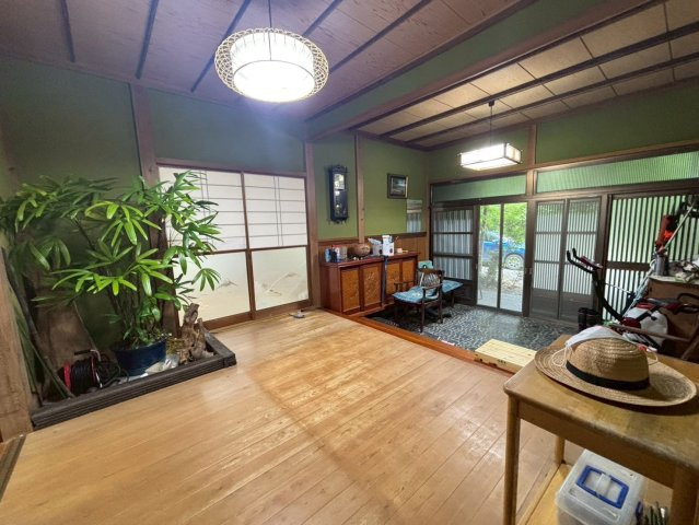 館山市正木　中古戸建の玄関