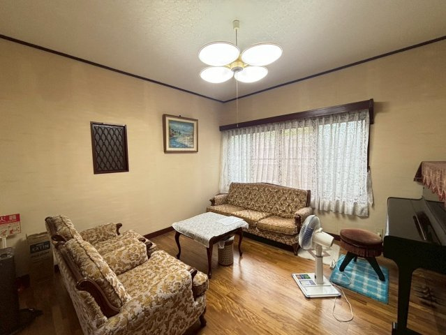 館山市正木　中古戸建の居間・リビング