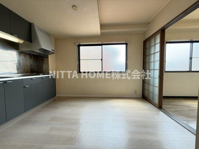 ヴェルファーレの居間・リビング|引き戸タイプです♪