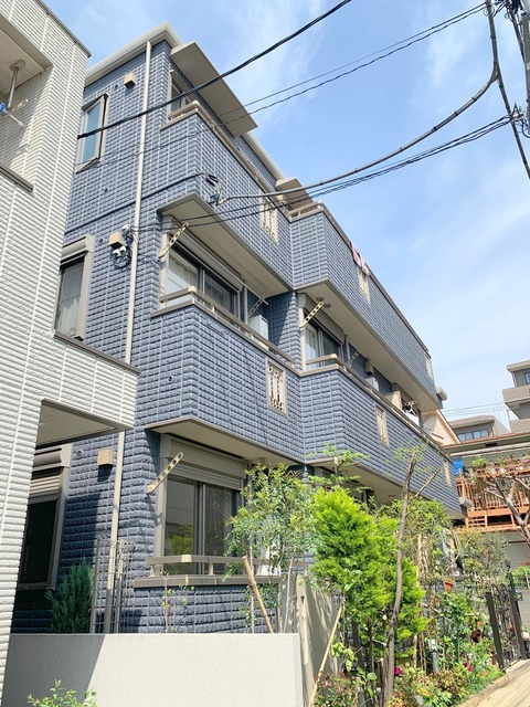 フルーレ芦花の外観