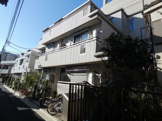 フルーレ芦花の外観