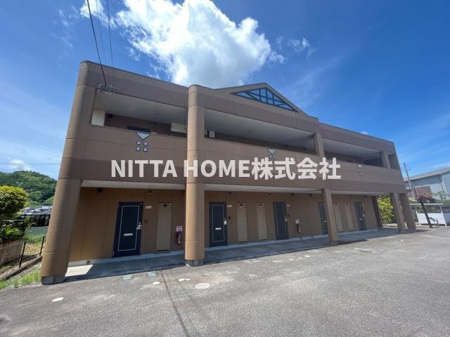 クィーンズ　コート　（Queen’s　Court）