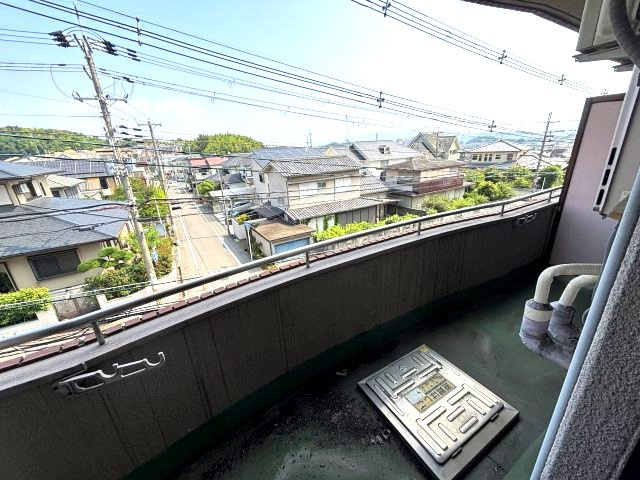 新栄プロパティー羽曳が丘のバルコニー