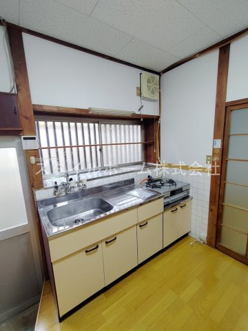 牛川町西郷貸家のキッチン