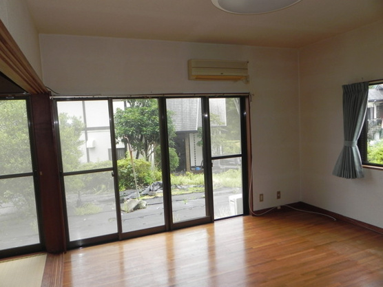 【居間・リビング】 | 大室高原別荘地　戸建