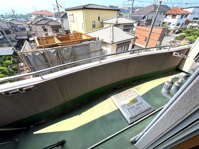 新栄プロパティー羽曳が丘のバルコニー