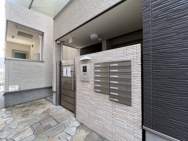 フジパレス沢ノ町Ⅱ番館のエントランス