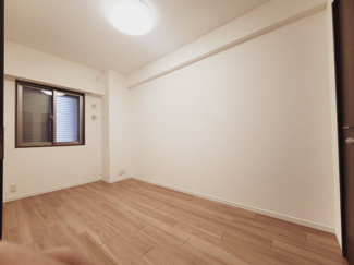 【洋室】 | シーブレス　 | 家族一人ひとりの大切なプライベート空間！それぞれのお好みに合わせてインテリア出来るようなシンプルなデザイン！暮らし心地を大く左右する収納を、適材適所に配置し使い勝手を重視！明るく温もりがあります！！