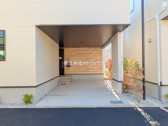 練馬区石神井町8丁目　21帖超リビング　ロフト×車庫付き戸建の駐車場|2号棟