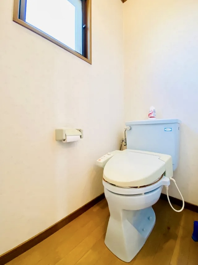 葛飾区東四つ木4丁目中古住宅のトイレ